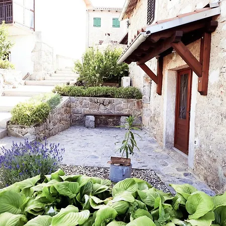 Stone House In Dobrec With Sea Views ロヴラン
